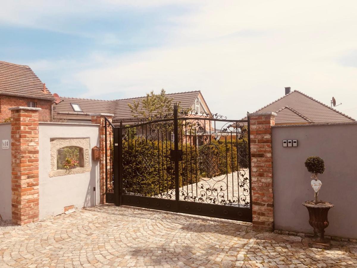 Alte Schmiede Mit Sauna, Pool Und Whirpool Im Aussenbereich Schoenstes Ferienhaus Der Lausitz Elsterheide Екстер'єр фото